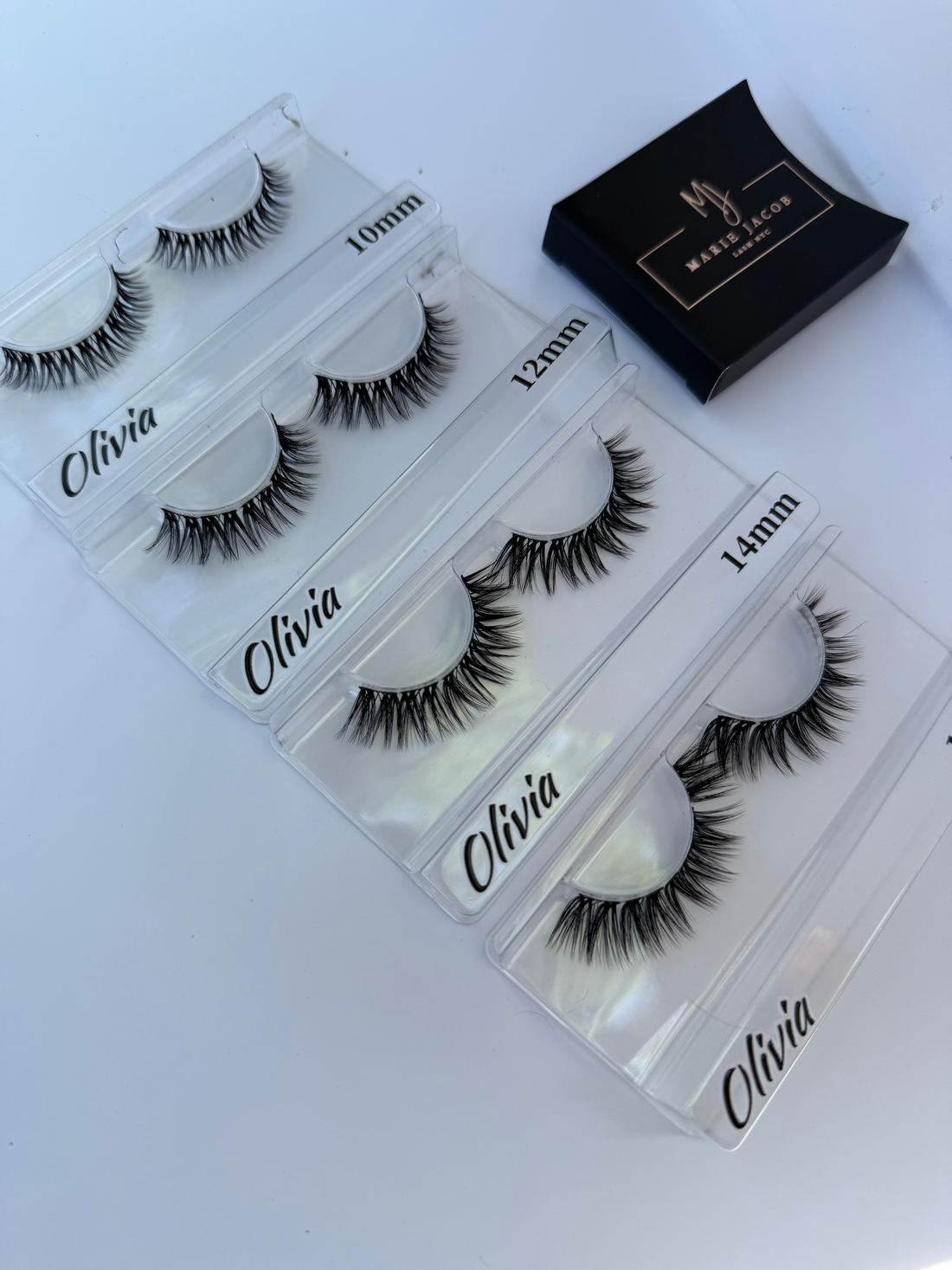 Olivia – The Drama Queen of DIY Lashes
